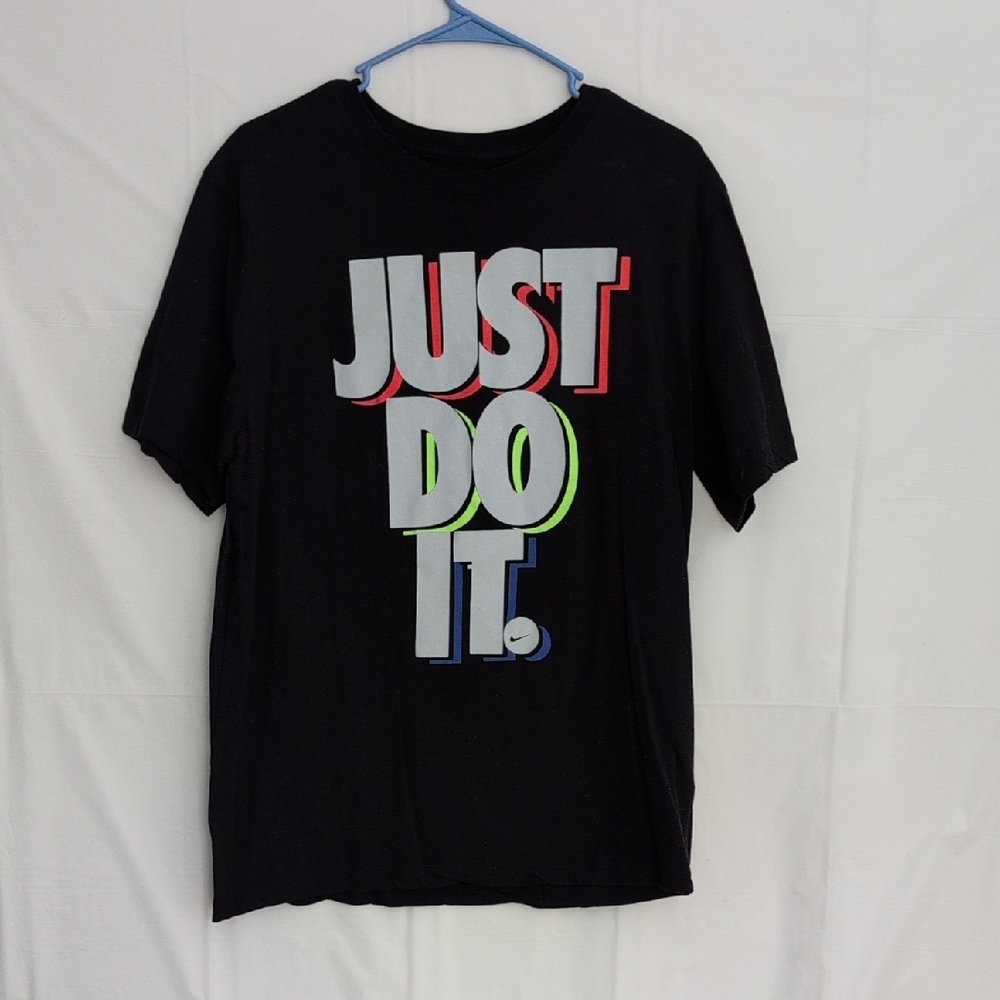 Nike Black Short Sleeve Tee with Bold Graphic Design